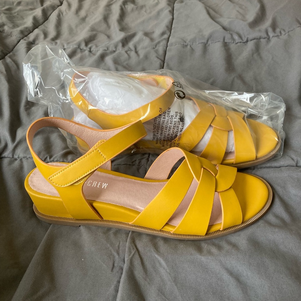 Chelsea Crew mustard flats sandals, size 41 / 10, new with box